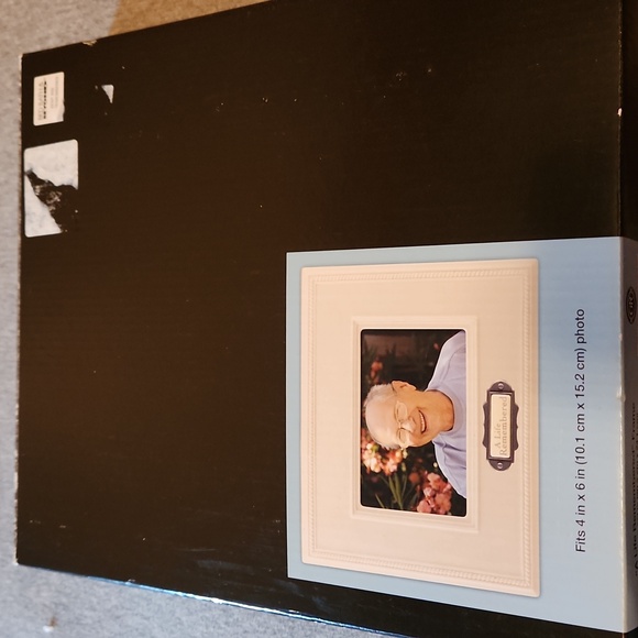 New In Box Ceramic Remembrance Photo Frame - Picture 5 of 6